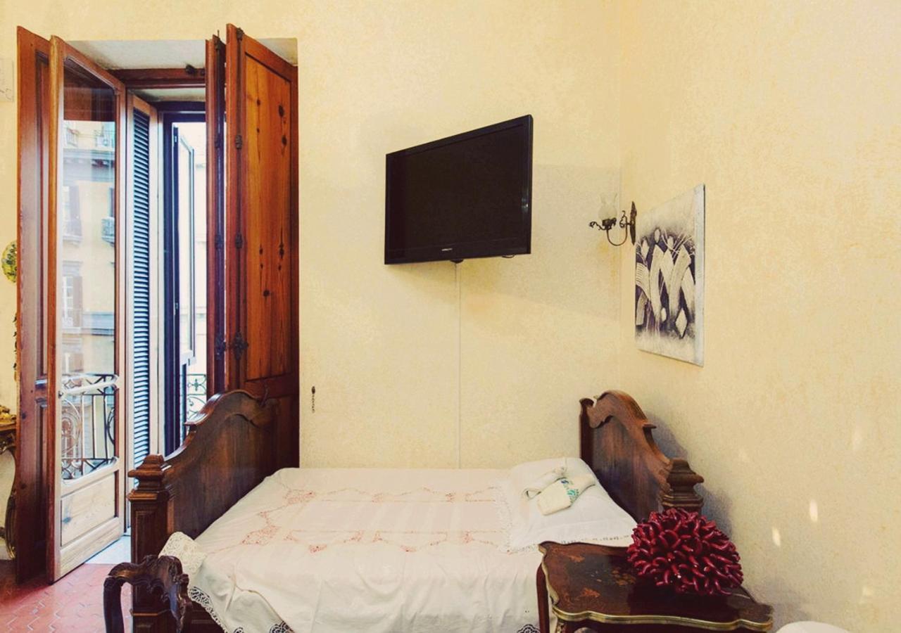 B&B Atmosfere Del Centro Storico Naples Exterior photo
