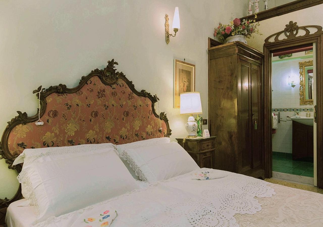 B&B Atmosfere Del Centro Storico Naples Room photo